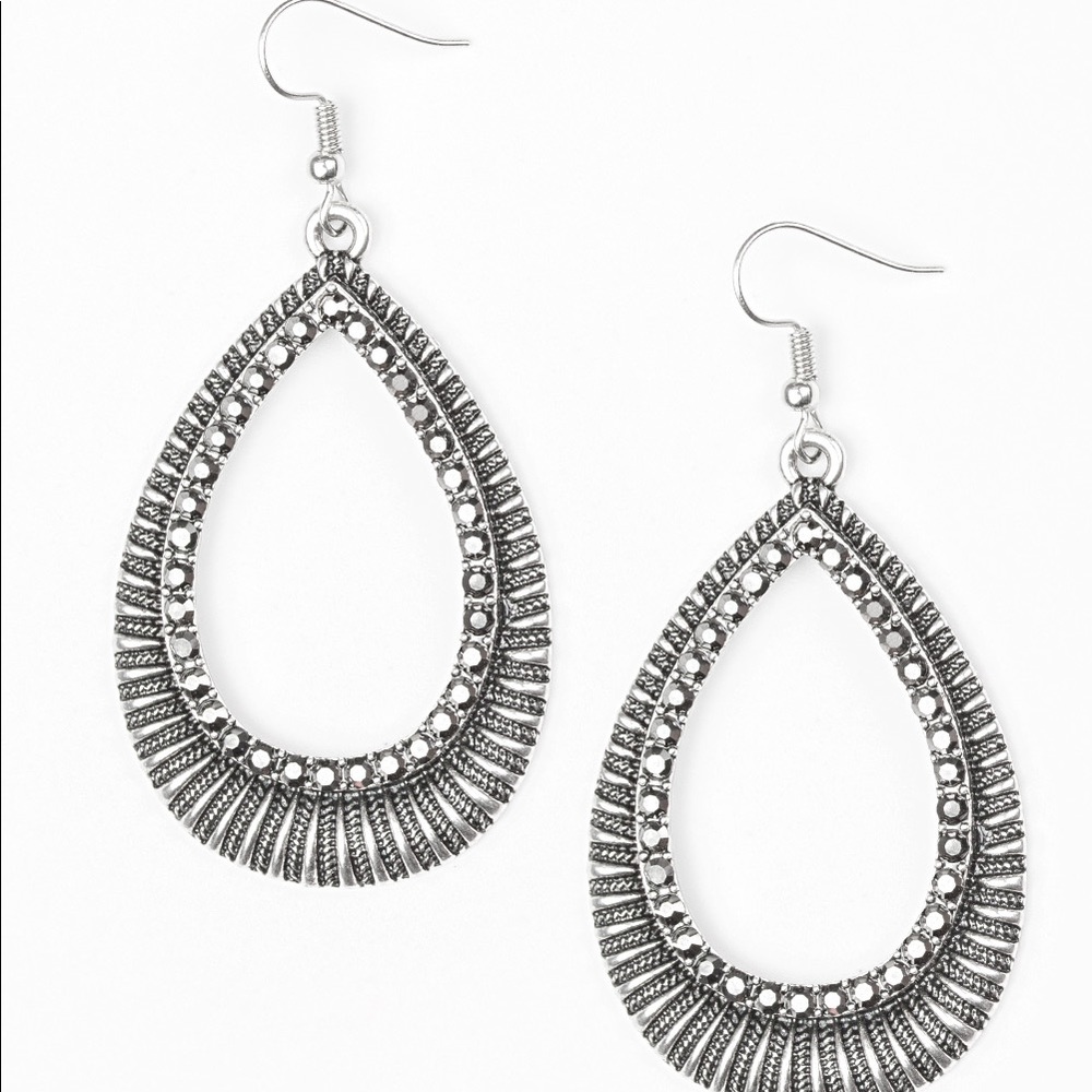 Jewelry - Picture 2 of 7